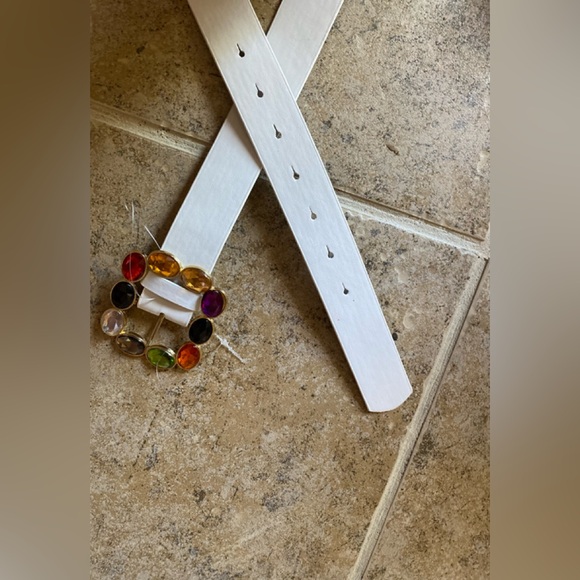 NWOT Narcisse Line - White 1 1/4”W belt with rhinestone buckle, L/XL fits 30-36 - Picture 3 of 6